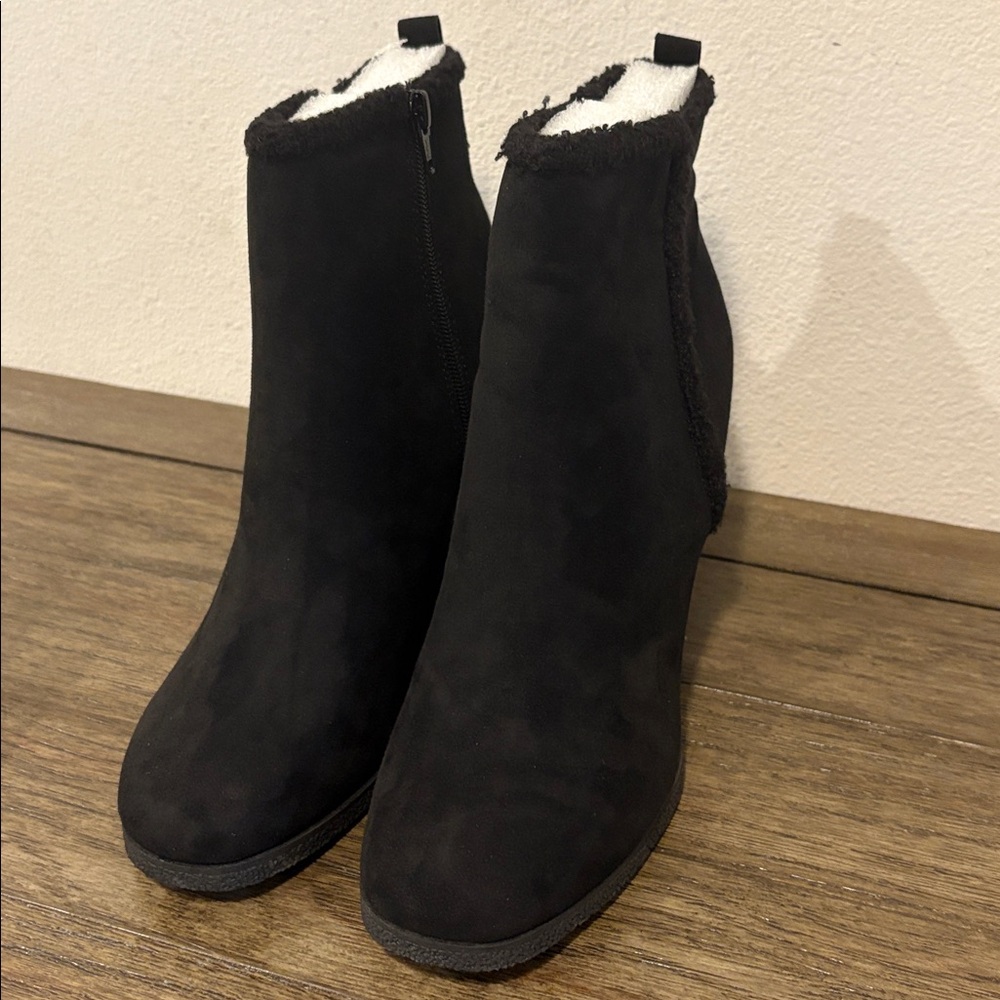 NWT [Sun + Stone] Camillia Faux Suede Ankle Fur Wedge Booties Black Women’s 11 - Picture 5 of 12